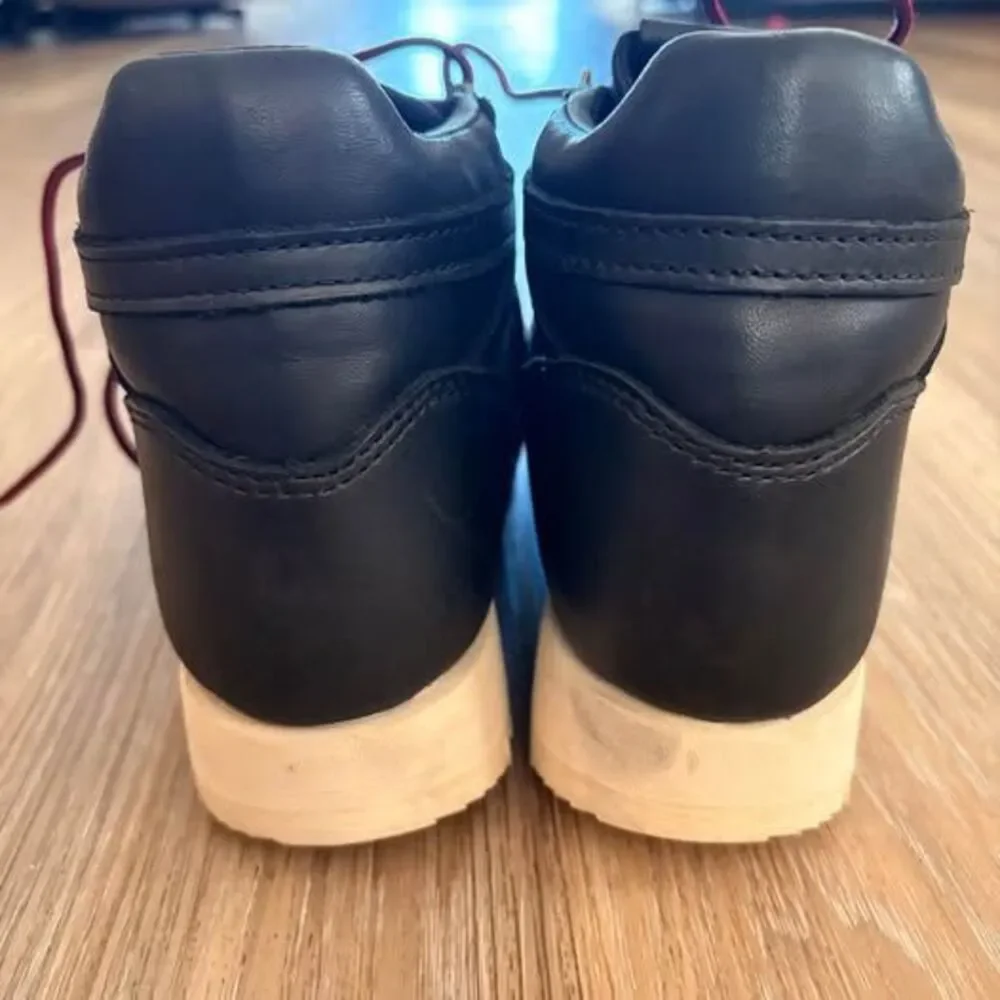 New Balance Rainier Boots Black Size 5 Men